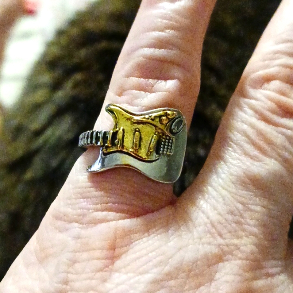 Adjustable GUITAR Wrap Around Ring